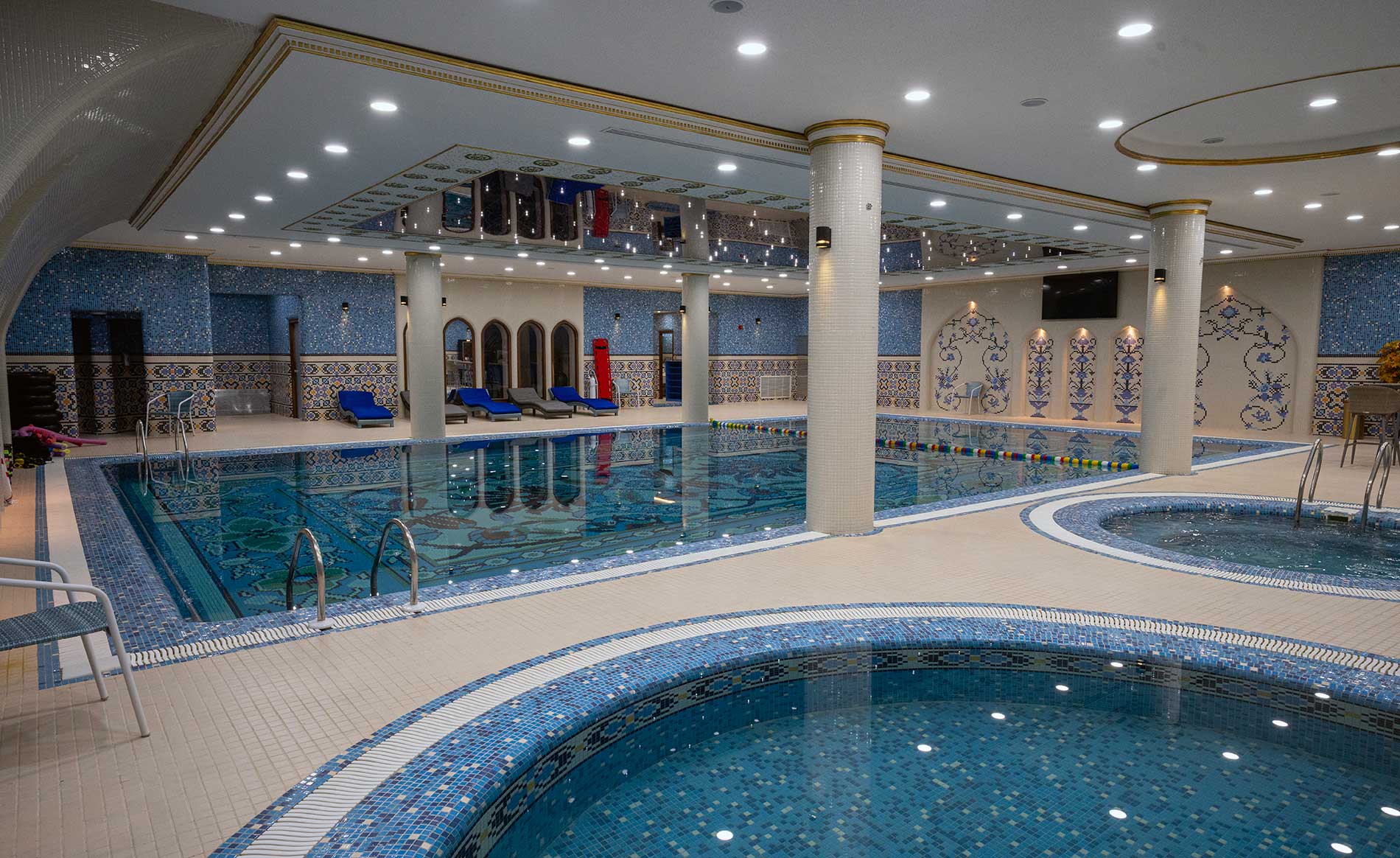 Chaharbagh Hotel's Swimming Pool