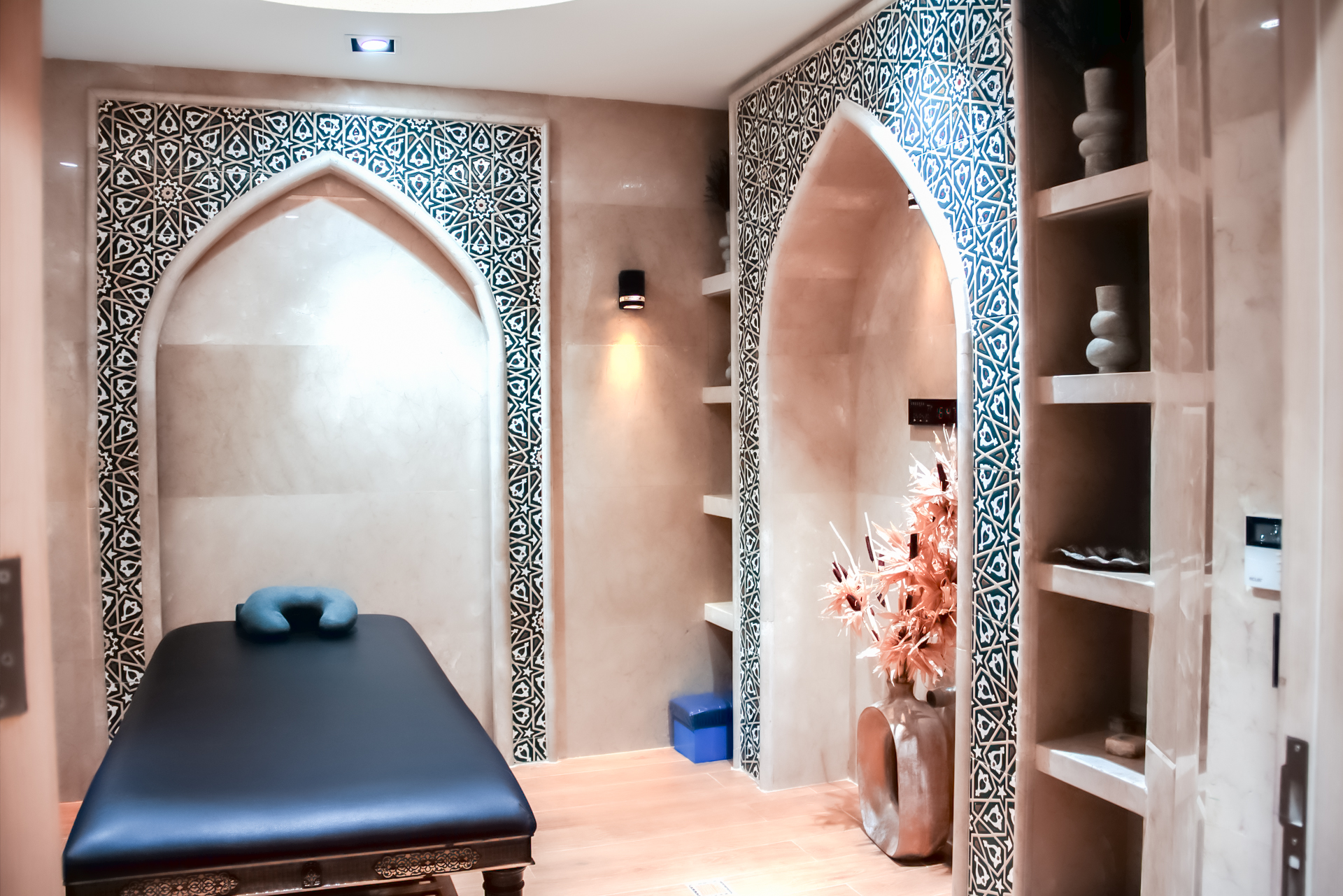 Chaharbagh Hotel Massage Therapy