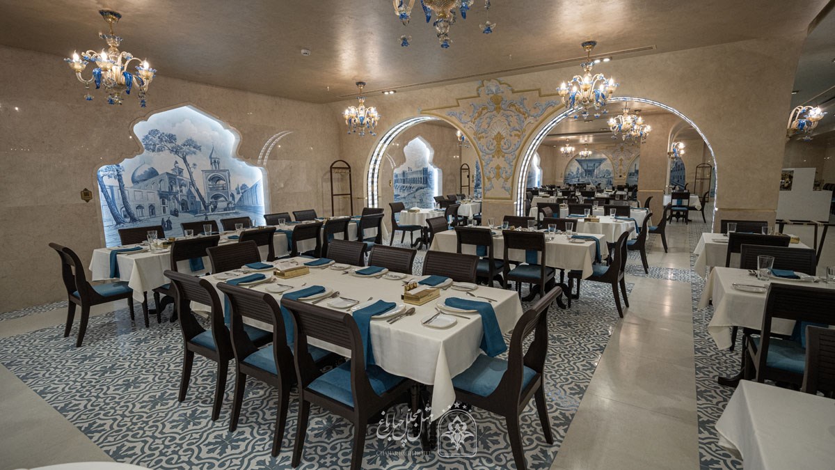 Luxurious Chaharbagh Hotel Restaurant